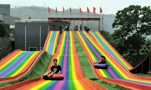 柳州七彩旱滑儿童彩虹滑梯游乐设备景区旱地滑雪圈网红旱雪滑道